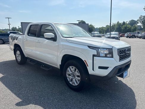 Used 2023 Nissan Frontier SV w/ Graphics Package AWD/4WD image 9