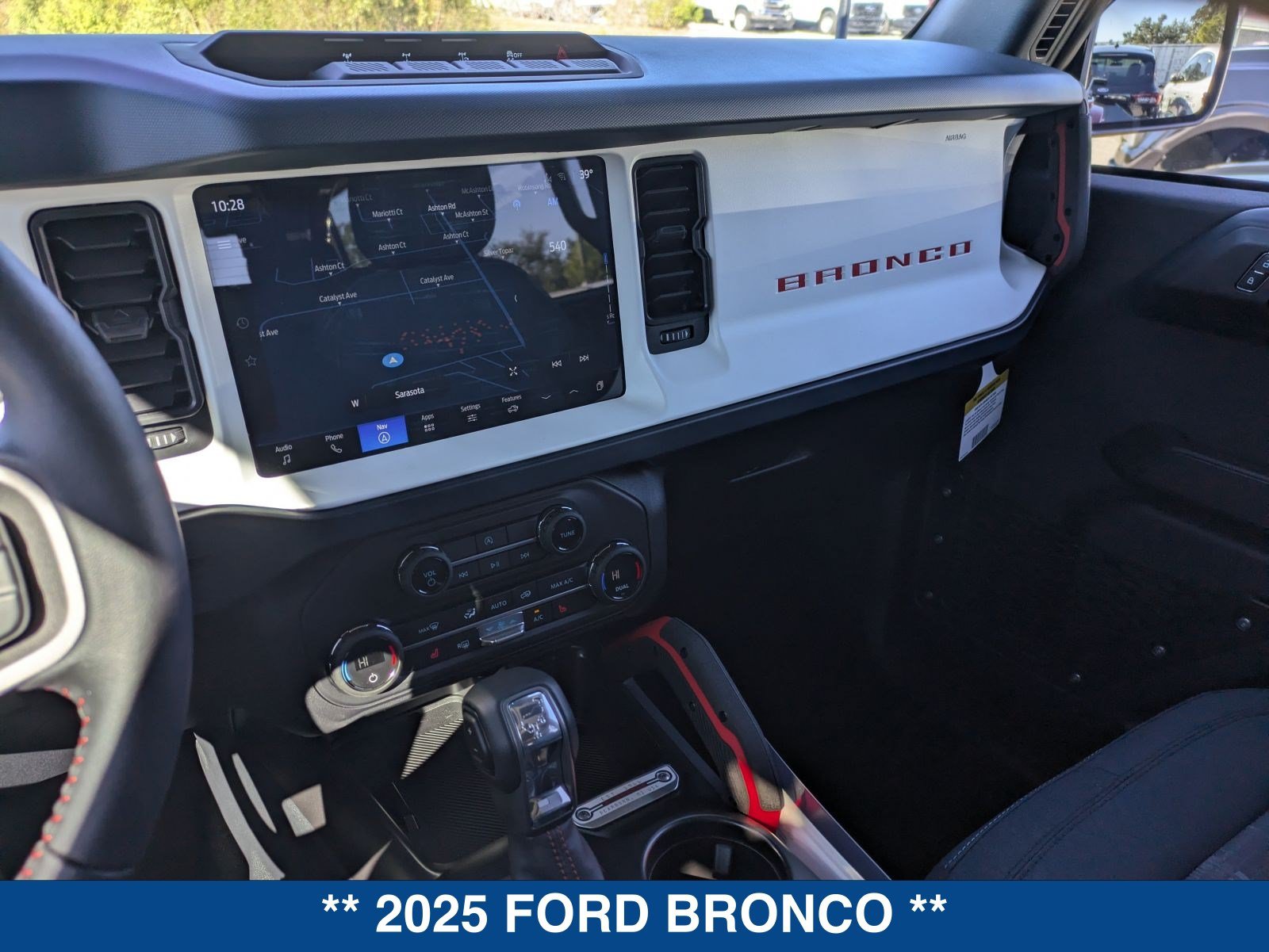 Used 2025 Ford Bronco Heritage Edition AWD/4WD image 58
