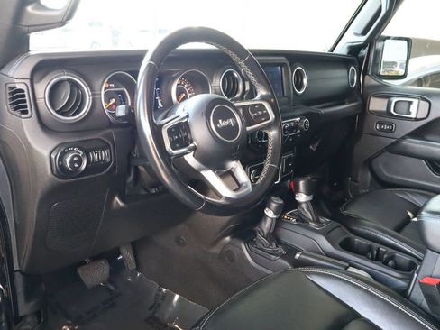 Used 2020 Jeep Gladiator Overland w/ Trailer Tow Package AWD/4WD image 18