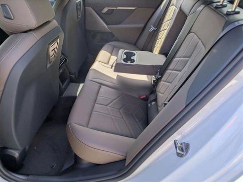 New 2026 BMW i5 eDrive40 image 13