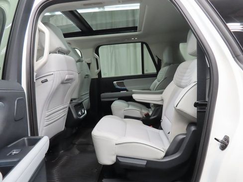 Used 2025 Ford Expedition Max Platinum w/ Platinum Ultimate Package image 10