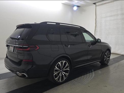 Used 2024 BMW X7 xDrive40i w/ M Sport Package AWD/4WD image 4