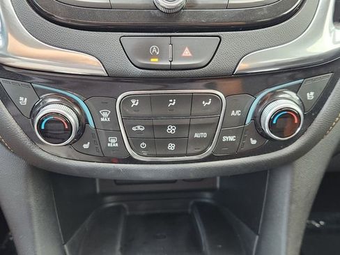 Used 2023 Chevrolet Equinox Premier FWD image 22