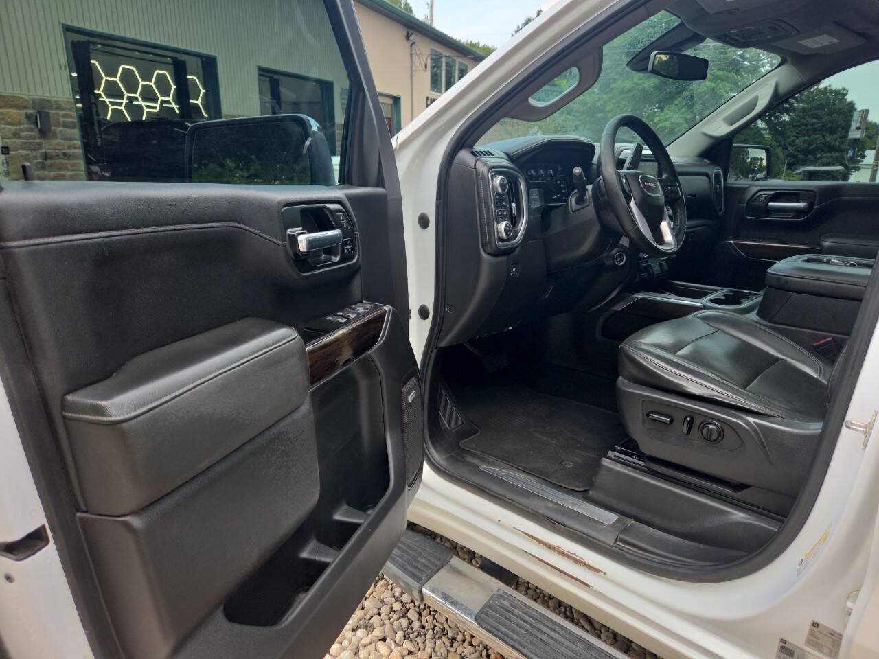 Used 2020 GMC Sierra 1500 SLT w/ SLT Premium Plus Package AWD/4WD image 18