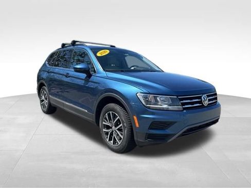 Used 2020 Volkswagen Tiguan SE w/ Panoramic Sunroof Package FWD image 7