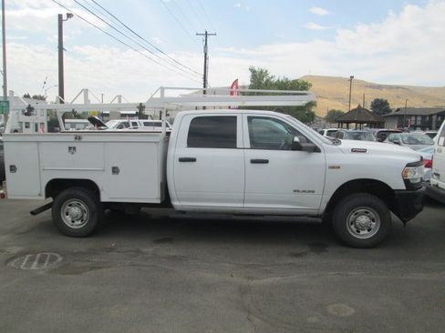 Used 2022 RAM 2500 Tradesman AWD/4WD image 2