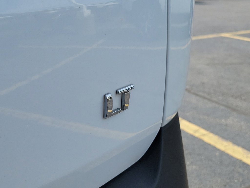 Used 2023 Chevrolet Traverse LT FWD image 9