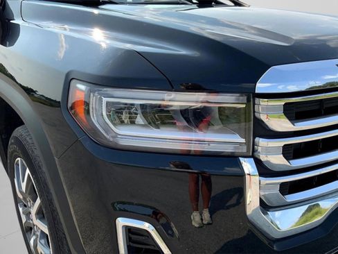 Used 2023 GMC Acadia SLE image 35