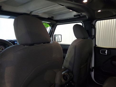 Used 2024 Jeep Wrangler Sport S image 12