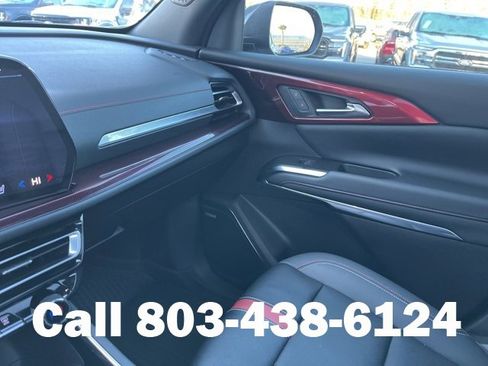 Used 2024 Chevrolet Traverse RS image 27