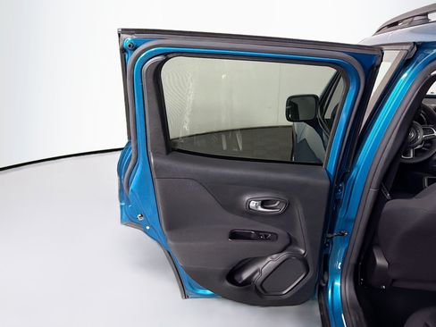Used 2020 Jeep Renegade Latitude FWD image 26