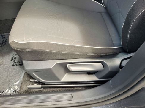 Certified 2025 Volkswagen Jetta Sport FWD image 19