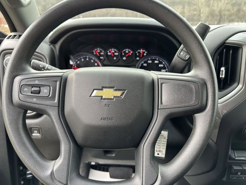 Used 2022 Chevrolet Silverado 1500 Custom image 9
