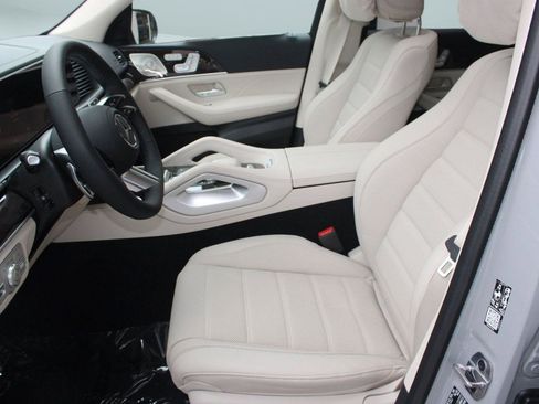 New 2026 Mercedes-Benz GLS 450 4MATIC image 5