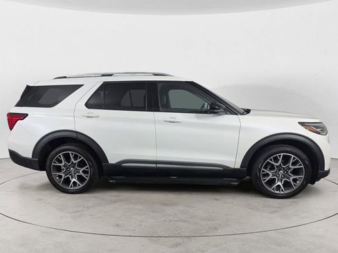 Certified 2025 Ford Explorer Platinum w/ Ultimate Package AWD/4WD image 6