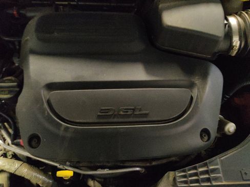 Used 2023 Chrysler Voyager LX FWD image 30