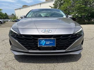 Used 2023 Hyundai Elantra SEL w/ Convenience Package FWD video 2