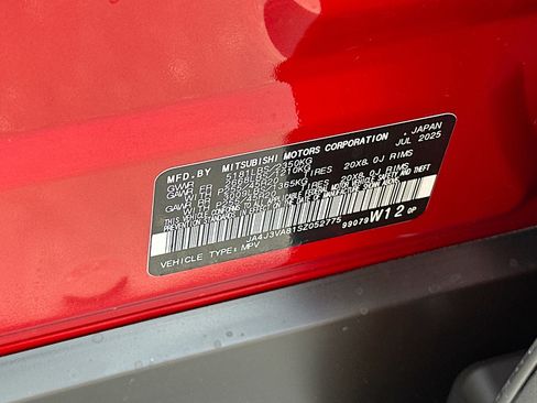 New 2025 Mitsubishi Outlander SE image 22