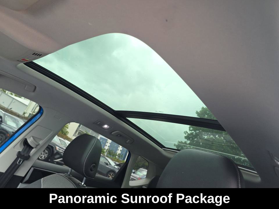 Used 2023 Volkswagen Taos SE w/ Panoramic Sunroof Package FWD image 8
