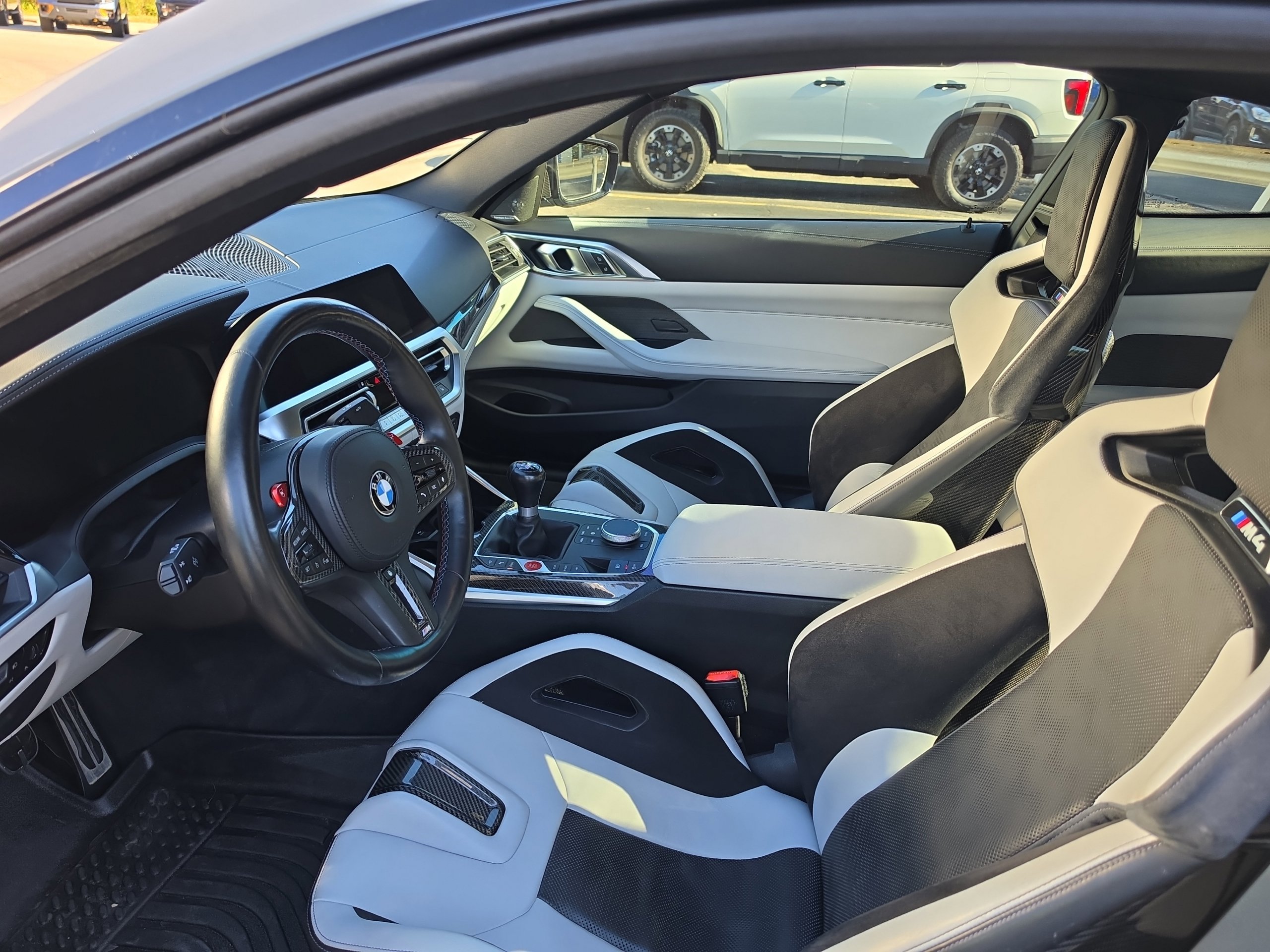 Used 2022 BMW M4 Coupe w/ M Carbon Exterior Package RWD image 10
