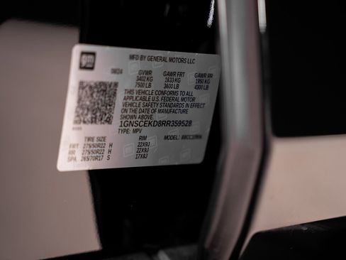 Used 2024 Chevrolet Suburban RST w/ Luxury Package image 52