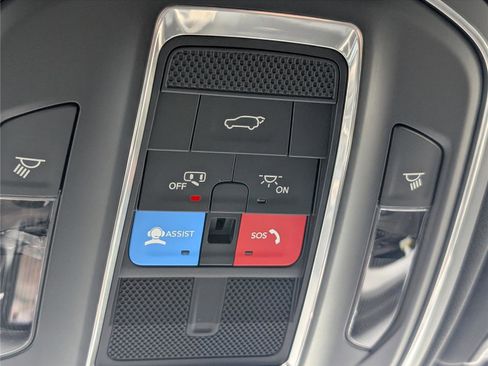 New 2026 Jeep Grand Wagoneer Limited image 32