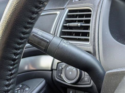 Used 2019 Ford Explorer XLT w/ Equipment Group 201A FWD image 7