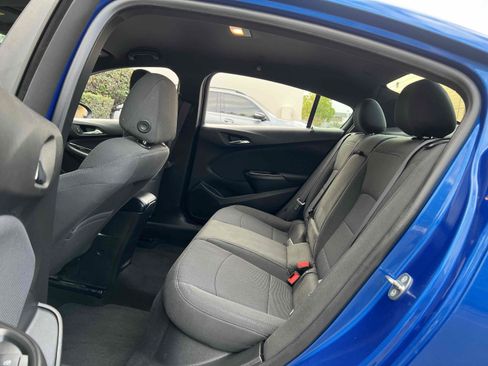 Used 2017 Chevrolet Cruze LT w/ Convenience Package FWD image 28
