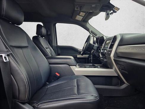 Used 2020 Ford F250 Lariat w/ Chrome Package image 18