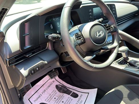 Used 2025 Hyundai Elantra Sport FWD image 12