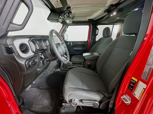 Used 2025 Jeep Wrangler Sport S image 13