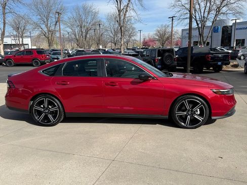 Used 2023 Honda Accord Sport image 3