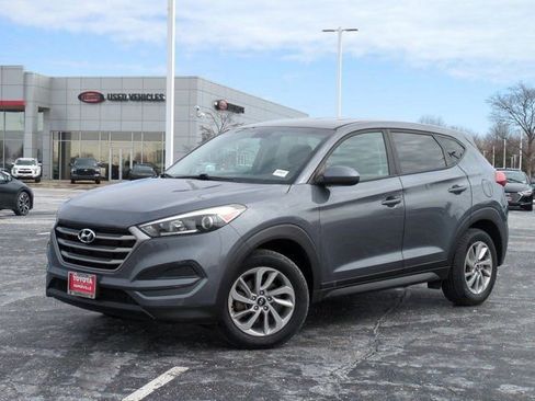 Used 2017 Hyundai Tucson SE image 2
