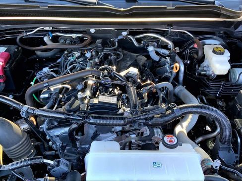 Used 2025 Toyota Tacoma TRD Sport w/ TRD Sport Premium Package image 32