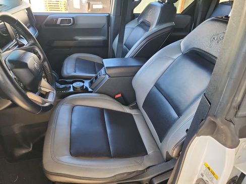 Used 2021 Ford Bronco Black Diamond image 11