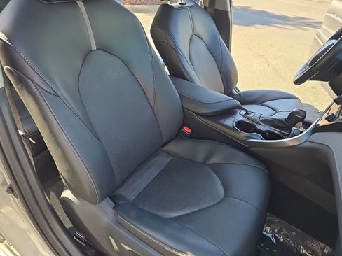 Used 2024 Toyota Camry XSE FWD image 10
