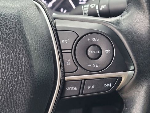 Used 2023 Toyota Camry XLE image 16