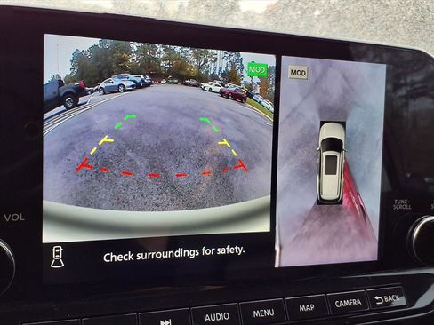 Used 2024 Nissan Pathfinder SL image 19