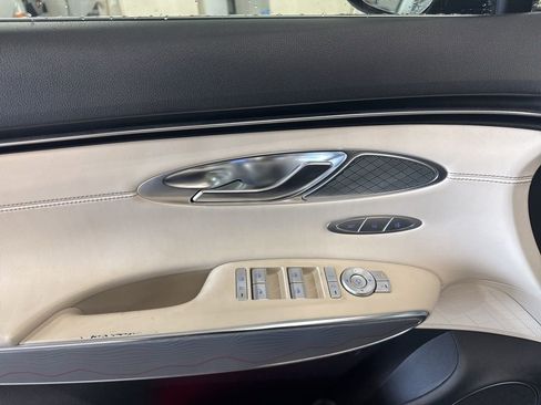 Used 2022 Genesis GV70 2.5T w/ Advanced Package image 7