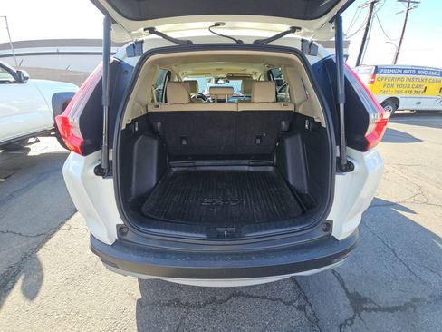 Used 2018 Honda CR-V Touring image 16