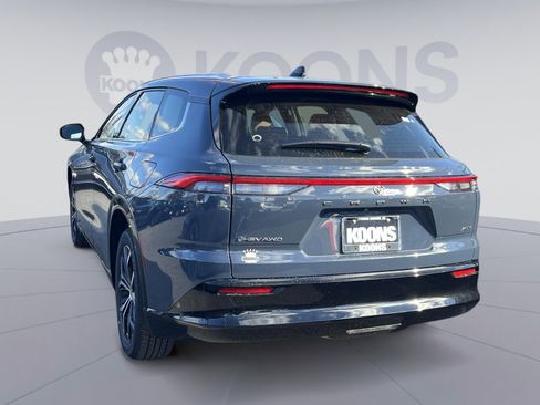 New 2025 Toyota Crown Signia image 4