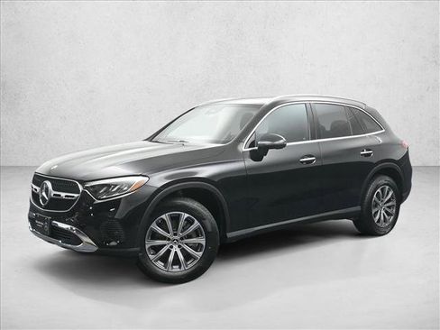 Certified 2025 Mercedes-Benz GLC 300 GLC 300 image 2