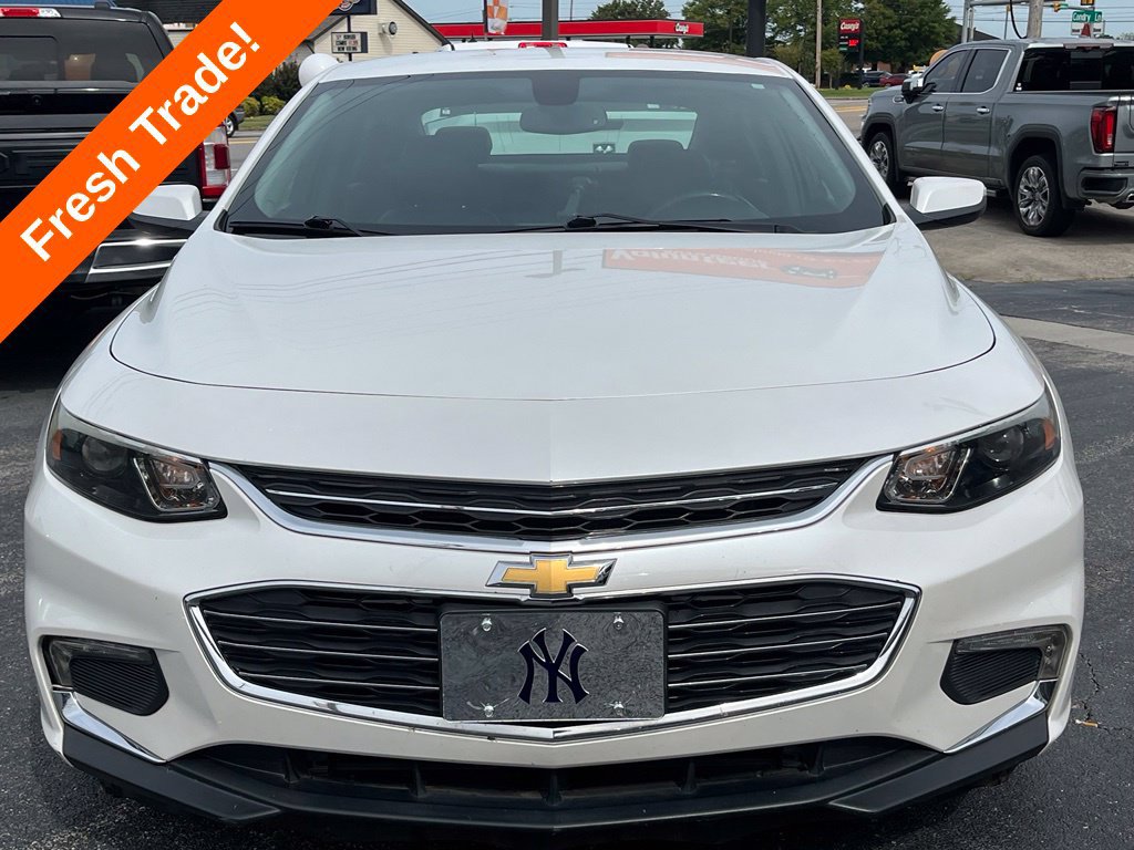 Used 2016 Chevrolet Malibu LT w/ Leather Package FWD image 2