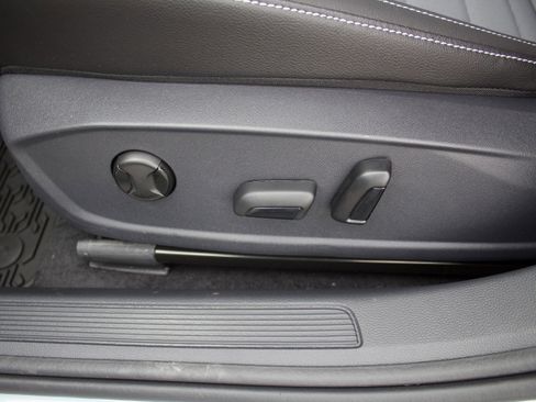 New 2026 Volkswagen Jetta SE image 13