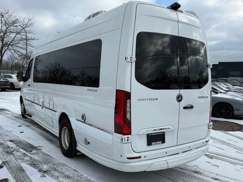 Used 2022 Mercedes-Benz Sprinter 3500 w/ Parking Package image 13