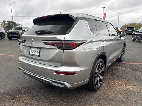 New 2026 Mitsubishi Outlander SEL image 6