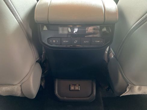Certified 2023 Toyota Highlander XLE AWD/4WD image 15