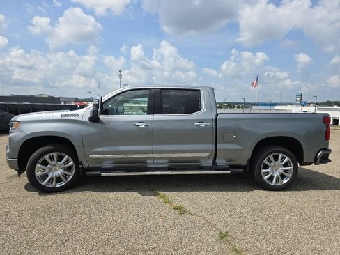 Used 2026 Chevrolet Silverado 1500 High Country w/ Technology Package AWD/4WD image 21