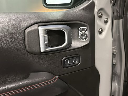 Certified 2022 Jeep Gladiator Rubicon w/ Cold Weather Group AWD/4WD image 25