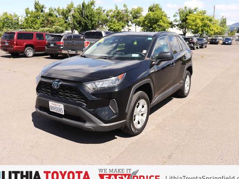 Used 2021 Toyota RAV4 LE AWD/4WD image 1